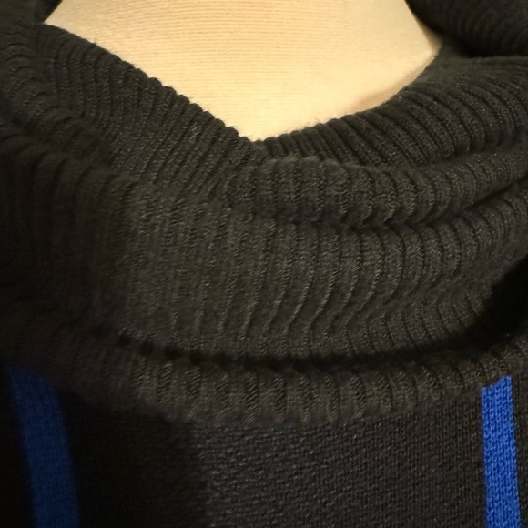Spense Size Large oversized royal blue and black geometric sweater- EUC - Picture 6 of 11